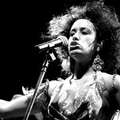 La Yegros - List pictures