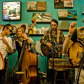 Elvis Perkins In Dearland - List pictures