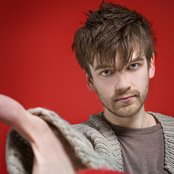 Fyfe Dangerfield - List pictures