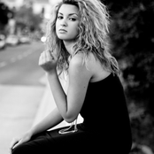 Tori Kelly - List pictures