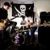 Set To Stun - List pictures