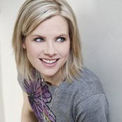 Melanie Doane - List pictures