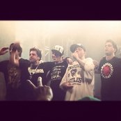 Charlie Brown Jr - List pictures