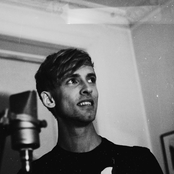 Sebastian Lind - List pictures