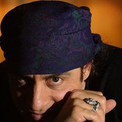 Steven Van Zandt - List pictures