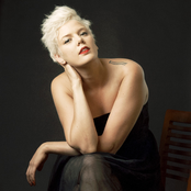 Betty Who - List pictures