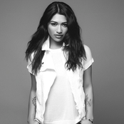 Vanessa White - List pictures