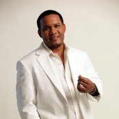 Hector Acosta - List pictures