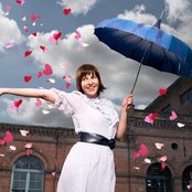 Rosie Thomas - List pictures