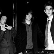 Push Play - List pictures