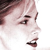 Jennifer Paige - List pictures