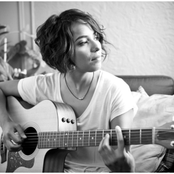 Vicci Martinez - List pictures