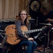 Mary Halvorson - List pictures