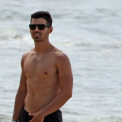Joe Jonas - List pictures