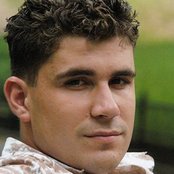 Josh Gracin - List pictures