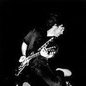 Peter Buck - List pictures