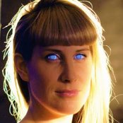 Lorna Dune - List pictures