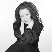 Holly Cole - List pictures