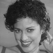 Elena Gadel - List pictures