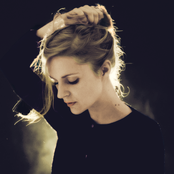 Agnes Obel - List pictures