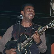 Anthony Santos - List pictures