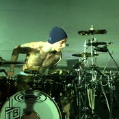Travis Barker - List pictures