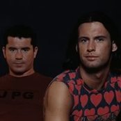 Voodoo & Serano - List pictures