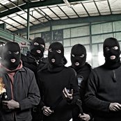 Far-less - List pictures