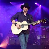 Chris Young - List pictures