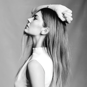 Rosie Lowe - List pictures