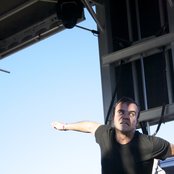 Future Islands - List pictures