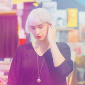 Molly Nilsson - List pictures