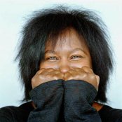 Joan Armatrading - List pictures
