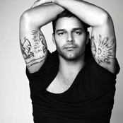 Ricky Martin - List pictures