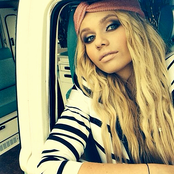 Alli Simpson - List pictures