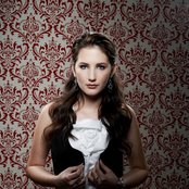 Katie Armiger - List pictures