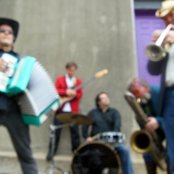 Brave Combo - List pictures