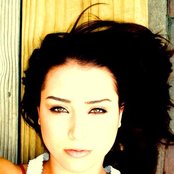 Nikki Flores - List pictures