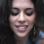 Luisa Maita - List pictures