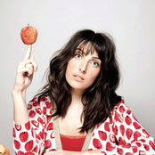 Clarice Falcão - List pictures