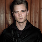 Frankie Ballard - List pictures