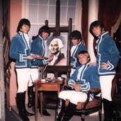 Paul Revere And The Raiders - List pictures