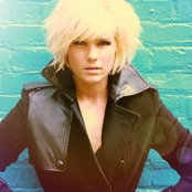 Kimberly Caldwell - List pictures