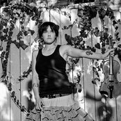 Emily Wells - List pictures