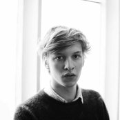 George Ezra - List pictures