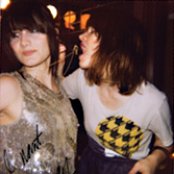 Uh Huh Her - List pictures