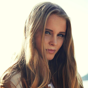 Zara Larsson - List pictures