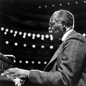 Hank Jones - List pictures