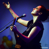 Tiê - List pictures