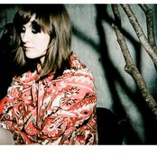 Cate Le Bon - List pictures